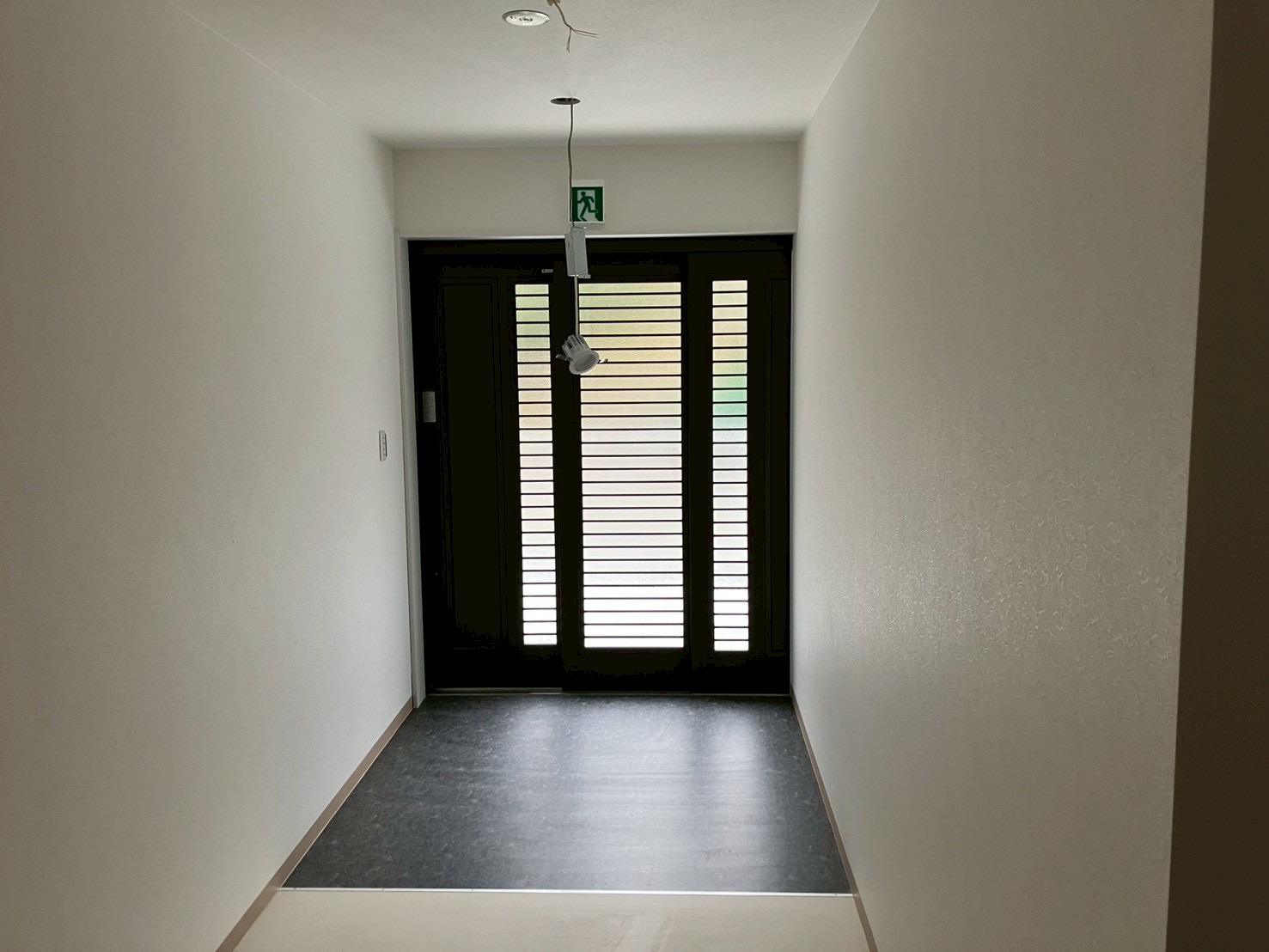 宮下町障碍者施設　クロス・長尺工事完了